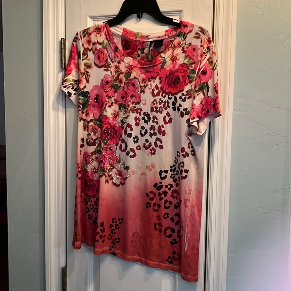 Short sleeve designer tee